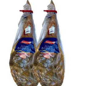 2 Jamones bodega Frimancha de 6 a 6.5 kg. 2 Jamones bodega Frimancha de 6 a 6.5 kg.